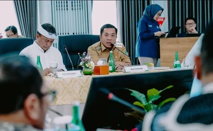 Bupati Karawang Dukung DPR RI Awasi Distribusi Pupuk Bersubsidi