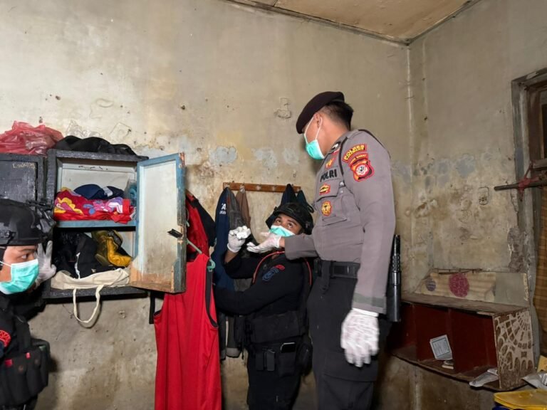 Sidak Gabungan di Lapas Karawang: Puluhan HP Diamankan, Narkoba Nihil