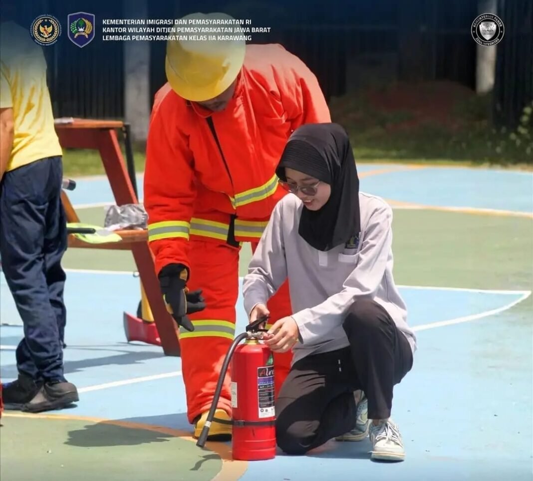 Lapas Karawang Latih Petugas dan Warga Binaan Hadapi Potensi Kebakaran