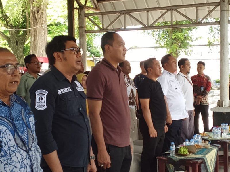 Di Monumen Rawagede, Bupati Aep Tekankan Mindset Baru Karang Taruna dalam Kegiatan Tabur Bunga