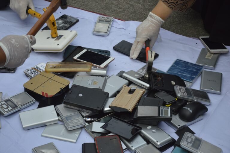 Dari Sabu hingga Senjata Tajam, Kejari Karawang Habisi Barang Bukti Kejahatan Secara Terbuka