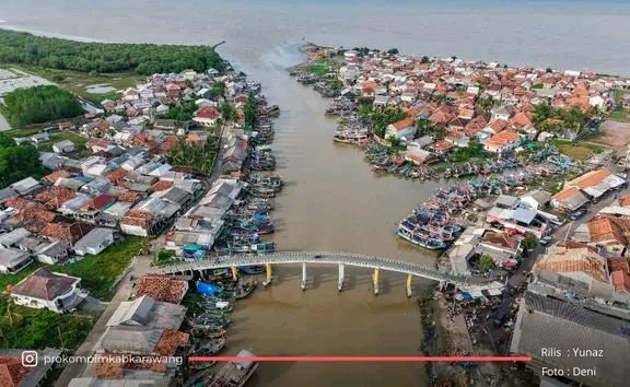 Bupati Karawang Tinjau SDN Ciparagejaya yang Terendam Banjir Rob, Pastikan Renovasi dan Penanganan Cepat