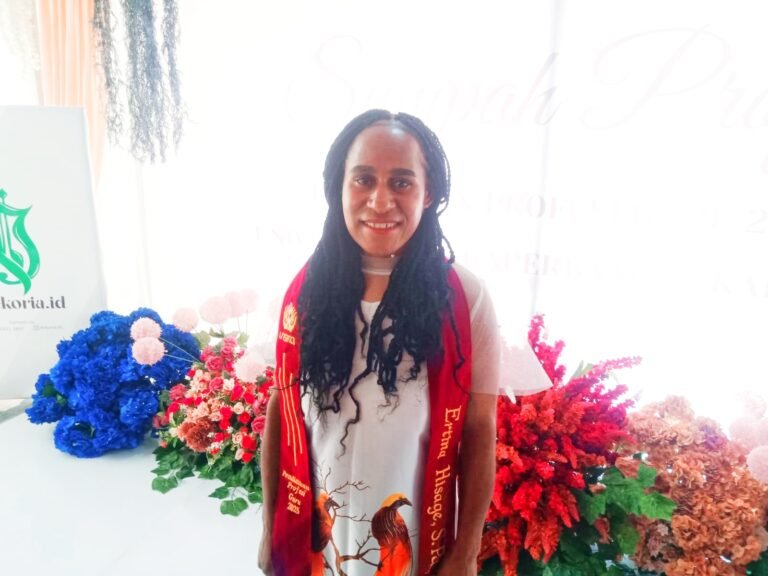 Enam Hari Naik Kapal Demi Wisuda, Perjuangan Mahasiswi Papua Lulus dari Unsika