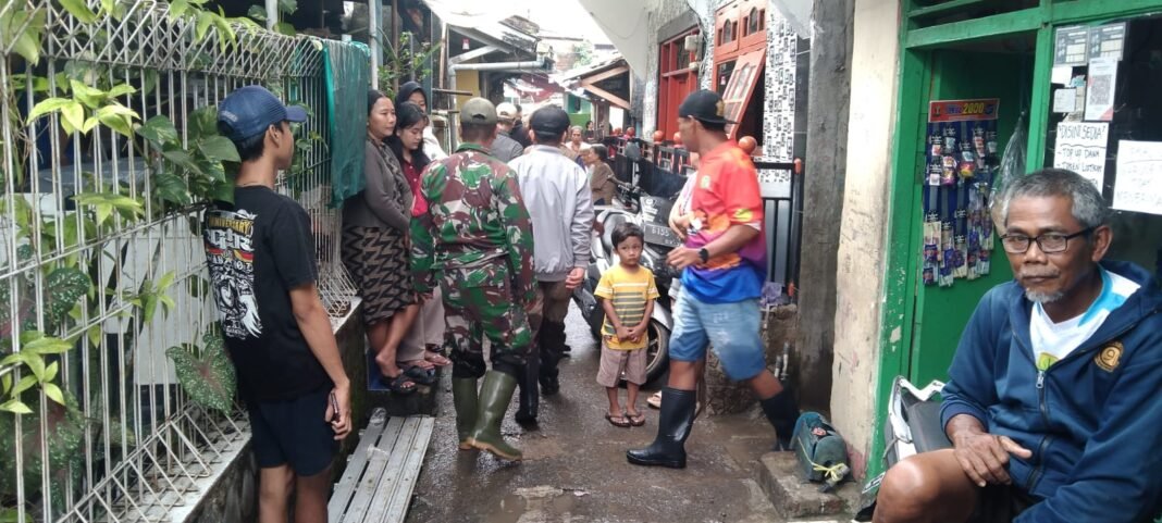 Luapan Sungai Citarum, 25 KK Warga Bantarkawung Evakuasi Barang dan Dirikan Dapur Umum