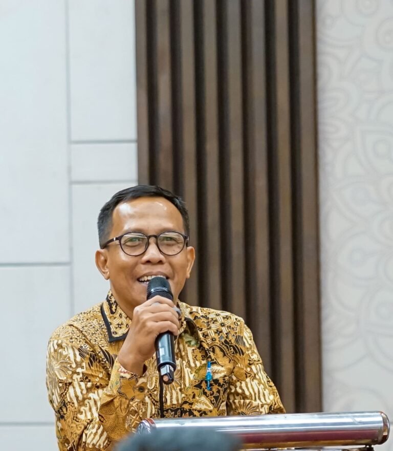 Evolusi Sistem Kepemimpinan dan Makna Pemilukada: Antara Demokrasi Langsung, Perwakilan, dan Daulat Rakyat
