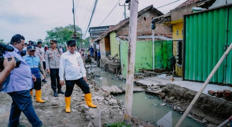 Bupati Aep Tertibkan Bangunan Liar, Tata Saluran Irigasi Tirtajaya–Rengasdengklok