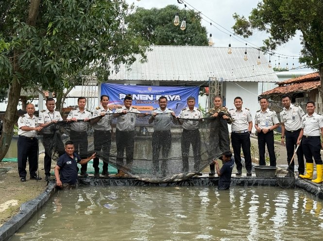 Lapas Karawang Panen Besar, Hasilnya Disalurkan untuk Bansos Banjir dan Stunting