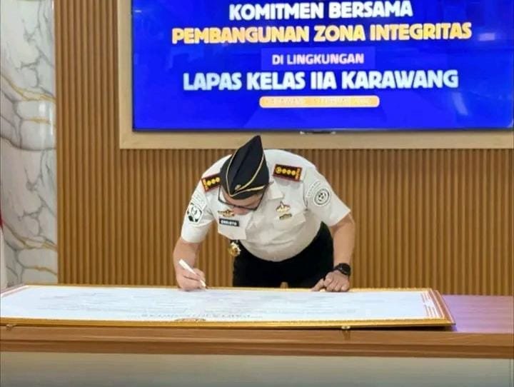 Bangun Zona Integritas, Seluruh Pegawai Lapas Karawang Tandatangani Pakta Integritas