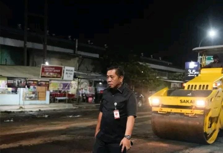 Gerak Cepat Pemkab Karawang, Jalan Interchange Karawang Timur Diperbaiki Tengah Malam
