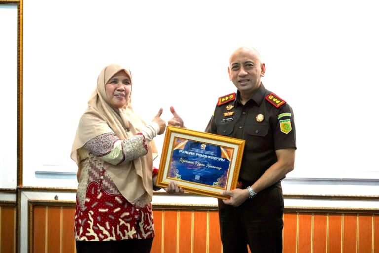 Kejari Karawang Raih Peringkat 1 Penyelesaian Laporan Keuangan Terbaik TA 2025