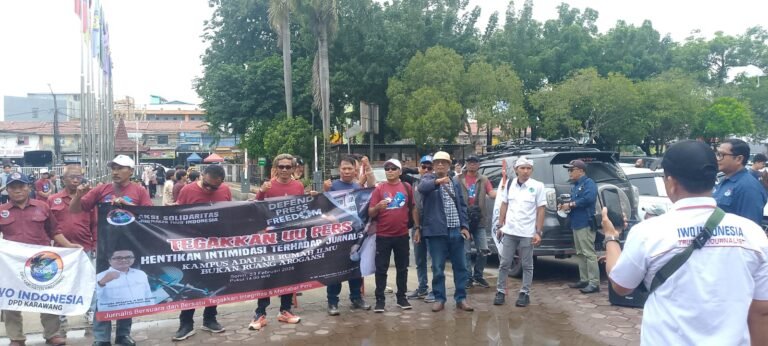 Insan Pers Geruduk Universitas Singaperbangsa Karawang, IWOI Desak Klarifikasi Dugaan Pelecehan Jurnalis