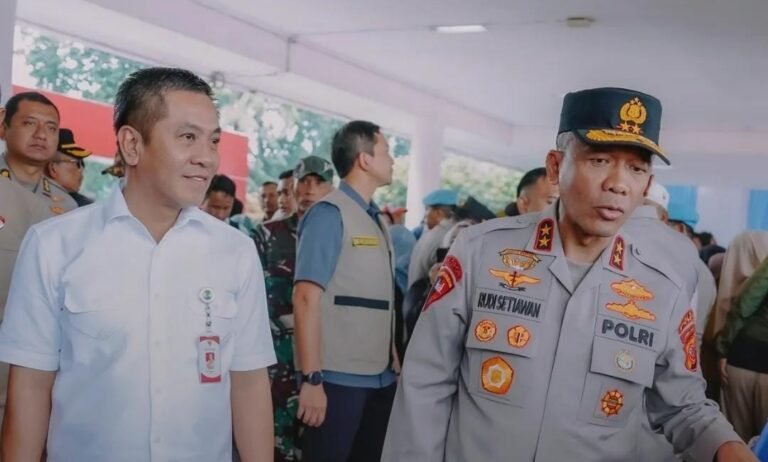 Kapolda Jabar Bersama Bupati Karawang Pastikan Stabilitas Harga Lewat Gerakan Pangan Murah
