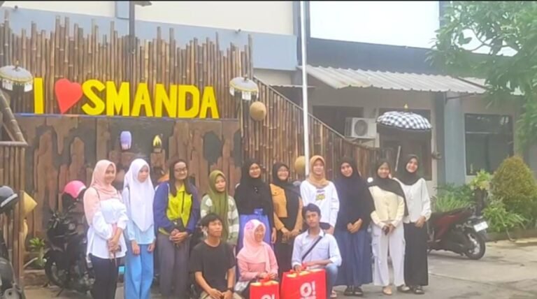 Lewat Pesantren Ekologi SMAN 2 Karawang Bangun Generasi Bageur dan Peduli