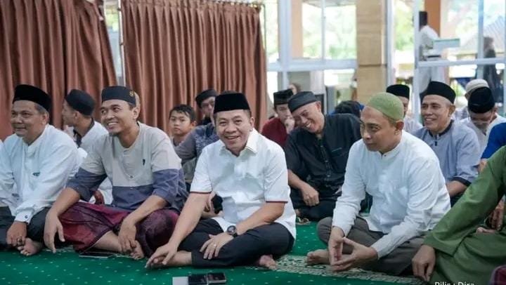 Bupati Aep Syaepuloh Hadiri Penyerahan Bantuan Masjid Baitul Falihin Resinda