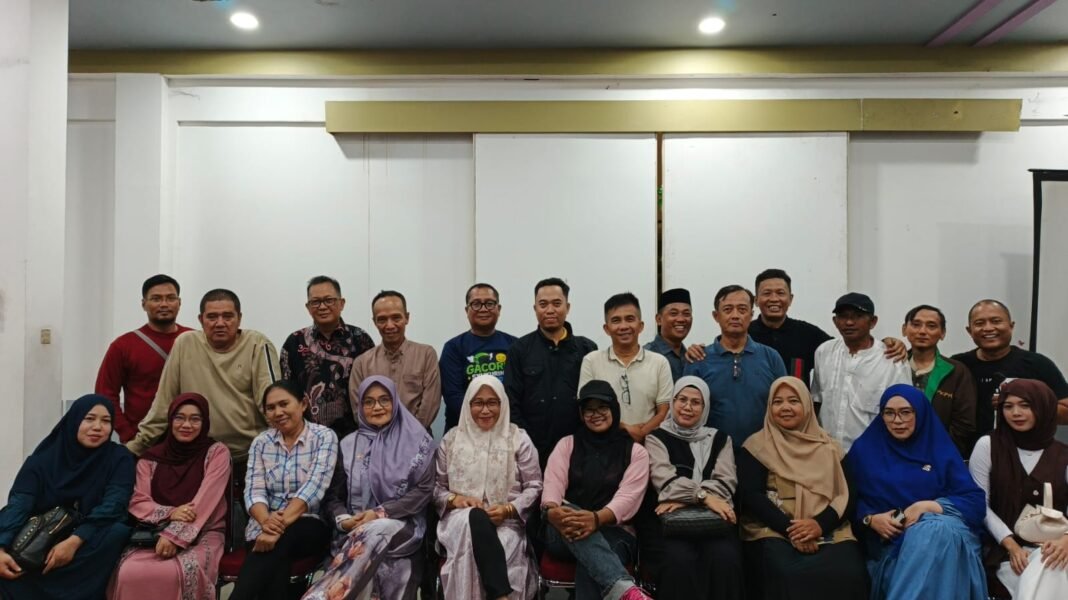 Silaturahmi Ramadan, Alumni SMEA/SMKN 2 Karawang Perkuat Kebersamaan Lewat Bukber IASKA