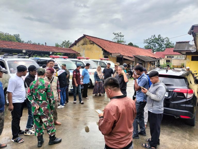 Bupati Karawang Kerahkan 8 Ambulans Jemput Korban Kecelakaan di Majalengka