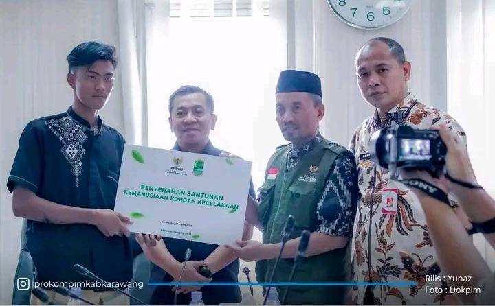 Pemkab Karawang Bergerak Cepat, Bupati Aep Syaepuloh Bantu Keluarga Korban Kecelakaan di Majalengka
