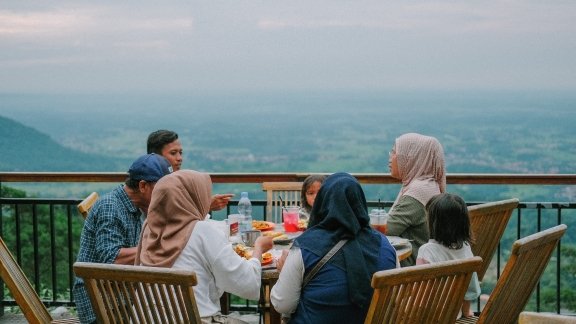 Mau ke Saung Koffie Hideung Saat Lebaran? Simak Jadwal Tutup dan Bukanya di Sini