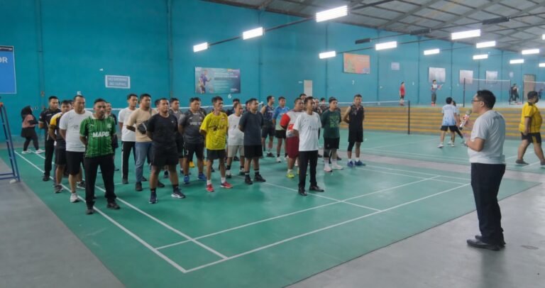 Semarak HBP ke-62, Pegawai Lapas Kelas I Malang Bertanding Badminton Penuh Antusias