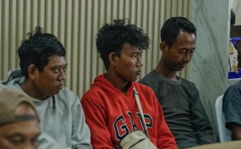 Remaja 15 Tahun Ikut Jadi Korban TPPO, Pemkab Karawang Pulangkan 8 Buruh dari Kebun Tebu