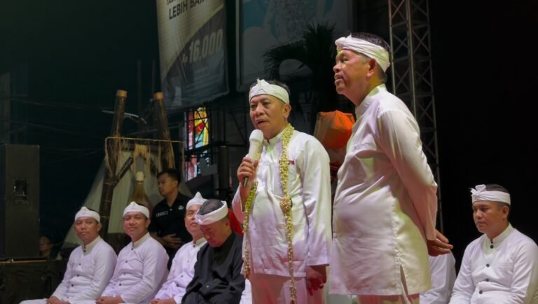 Bupati Karawang Sebut Kirab Mahkota Binokasih Perkuat Budaya dan Kebersamaan Warga