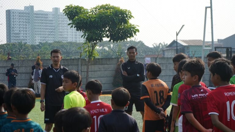 Hadirkan Coaching Clinic Gratis, SSB Bintang Muda Karawang Jadi Harapan Baru Sepak Bola Usia Dini