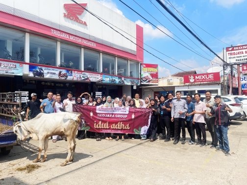 Hangatnya Kebersamaan Idul Adha, Tridjaya Group Salurkan Hewan Qurban untuk Warga Hangatnya Kebersamaan Idul Adha, Tridjaya Group Salurkan Hewan Qurban untuk Warga
