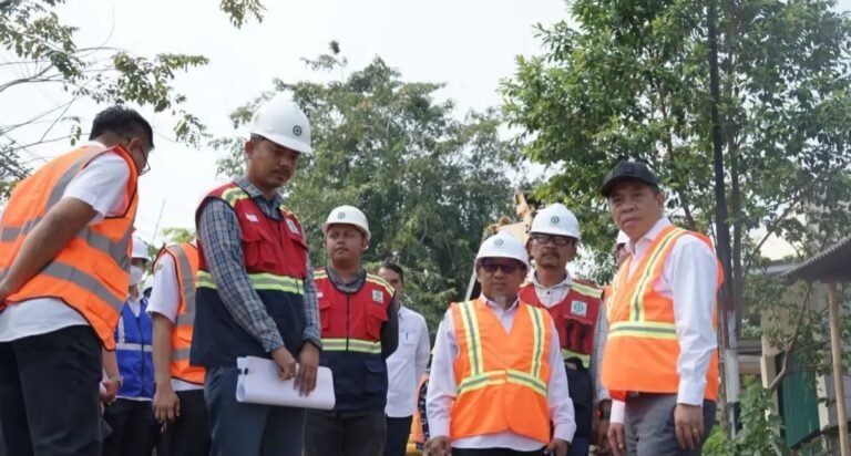 Bupati Aep Tinjau Peningkatan Jalan Ciranggon–Kutagandok, Perkuat Akses Wilayah Karawang Utara