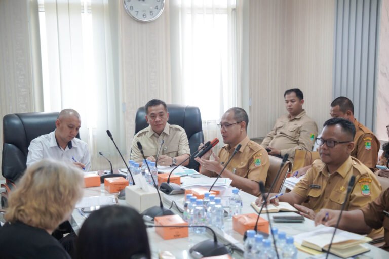 Pemkab Karawang Perkuat Pengelolaan Sampah Modern Bersama World Bank