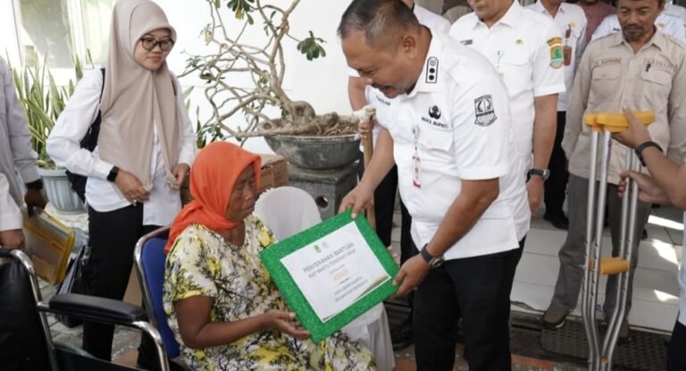 Wabup Maslani Tinjau Gebyar PATEN Tirtajaya, Serahkan Bansos dan Perkuat Upaya Tekan Stunting