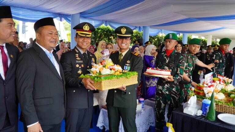 Kapolres Karawang Pimpin Upacara Hari Bhayangkara ke-80, Tegaskan Komitmen Polri untuk Masyarakat