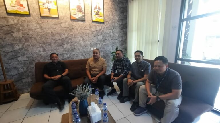 Bulog Karawang Lakukan Fumigasi Serentak Cegah Hama Gudang Beras