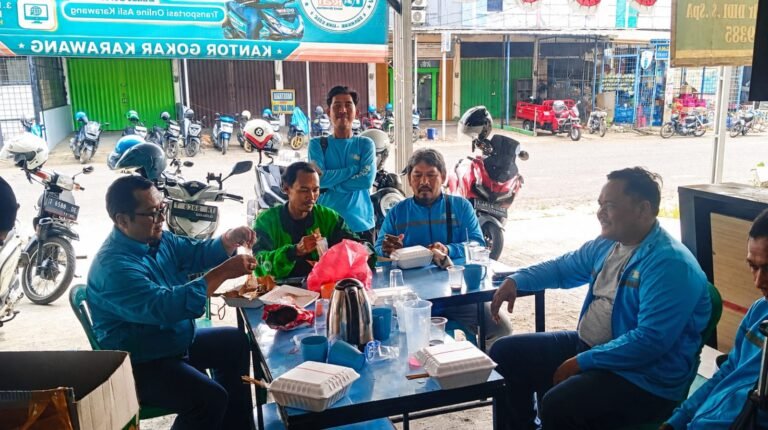 Driver GOKAR Rian Irawan Ajak Warga Karawang Dukung Aplikasi Lokal Bersama