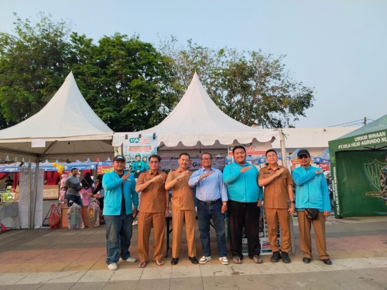 Kadisdikbud Karawang Kunjungi Stand GOKAR, Bangga Aplikasi Transportasi Online Putra Daerah