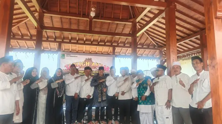 Milangkala ke-44 Desa Purwamakar Diisi Pembagian 404 Paket Beras untuk Warga